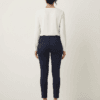Teget ženske pantalone 7/8 - elegantne i moderne Teget ženske pantalone 7/8 uskog kroja. Elegantne, moderne pantalone za žene.